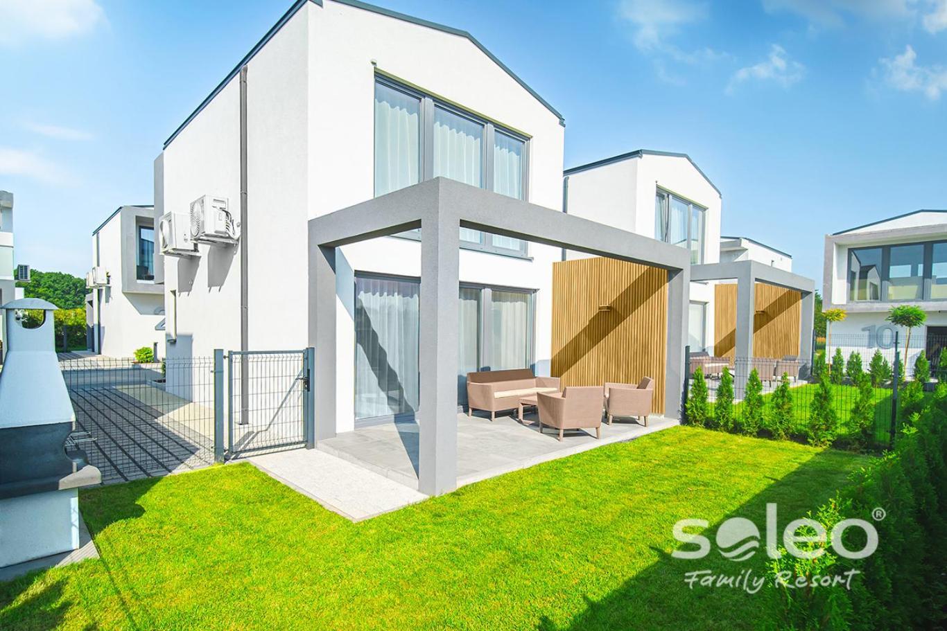 Soleo Family Resort - Domki 3 Min Od Morza - 3 Baseny, 4 Jacuzzi, Sauna, Animacje, Malpi Gaj, 3 Sale Zabaw, 4 Place Zabaw, 2 Restauracje Rewal Eksteriør billede